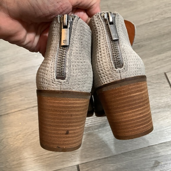 Lucky Brand Powe Taupe Suede Ankle Boots Stacked Heel size 7 - Picture 4 of 11